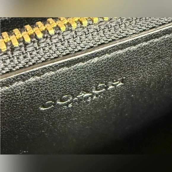 COACH Tammie Black Quilted Clutch with crossbody chain (Coach Authentic) Bag - Picture 10 of 15